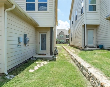 420 Milverton Drive - Photo Thumbnail 23