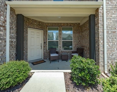 420 Milverton Drive - Photo Thumbnail 3