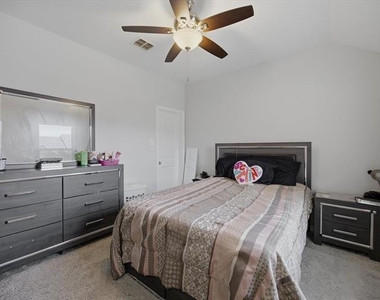 420 Milverton Drive - Photo Thumbnail 18