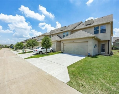 420 Milverton Drive - Photo Thumbnail 24