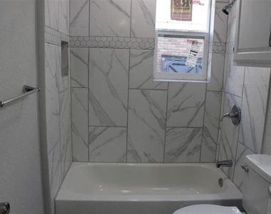 1807 W Scott Street - Photo Thumbnail 6