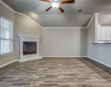 638 Devonshire Lane - Photo Thumbnail 13