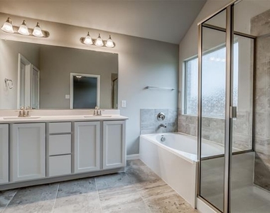 638 Devonshire Lane - Photo Thumbnail 29