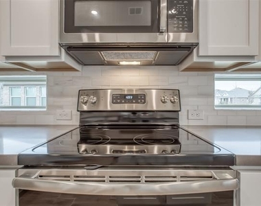 638 Devonshire Lane - Photo Thumbnail 10