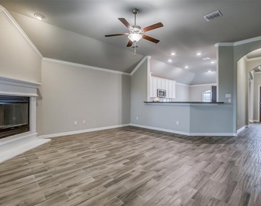 638 Devonshire Lane - Photo Thumbnail 16