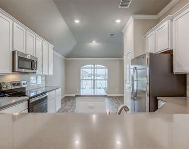 638 Devonshire Lane - Photo Thumbnail 11