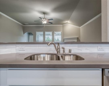 638 Devonshire Lane - Photo Thumbnail 18