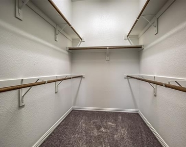638 Devonshire Lane - Photo Thumbnail 27