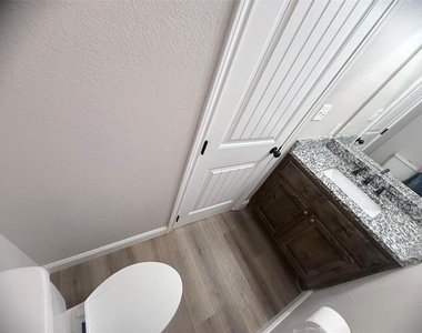 801 Meadowlark Circle - Photo Thumbnail 5