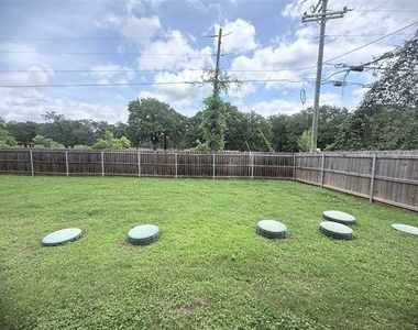 801 Meadowlark Circle - Photo Thumbnail 16