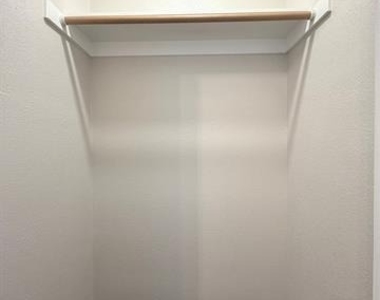 801 Meadowlark Circle - Photo Thumbnail 15