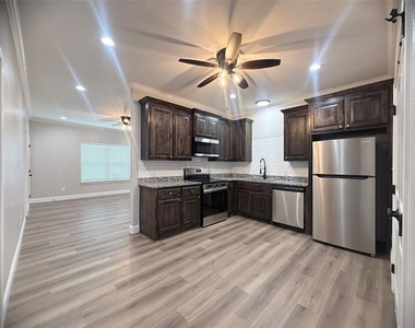 801 Meadowlark Circle - Photo Thumbnail 8
