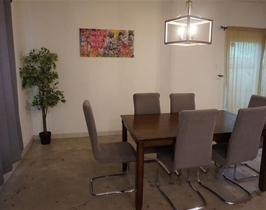 2811 Morning Avenue - Photo Thumbnail 4