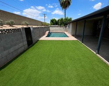 1243 E Riviera Drive - Photo Thumbnail 4