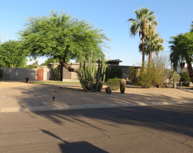 11440 N 65th Street - Photo Thumbnail 3