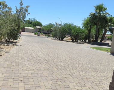 11440 N 65th Street - Photo Thumbnail 12