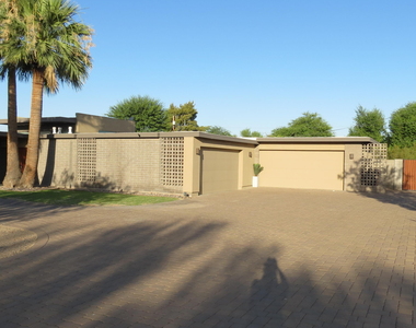 11440 N 65th Street - Photo Thumbnail 8