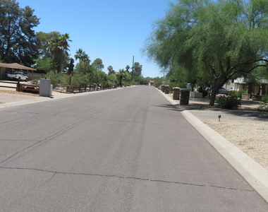 11440 N 65th Street - Photo Thumbnail 13