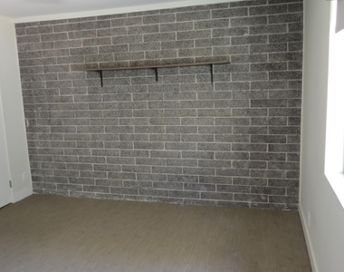 11440 N 65th Street - Photo Thumbnail 24