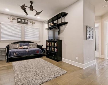 4550 Honeyvine Lane - Photo Thumbnail 27