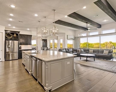 4550 Honeyvine Lane - Photo Thumbnail 15