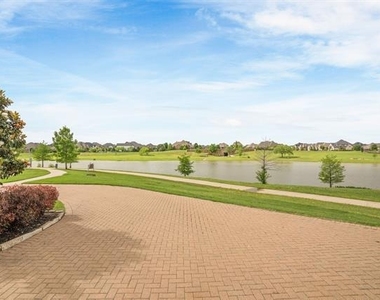4550 Honeyvine Lane - Photo Thumbnail 36