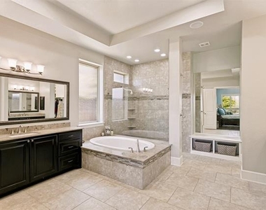 4550 Honeyvine Lane - Photo Thumbnail 20