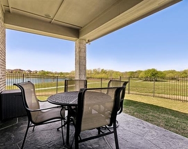 4550 Honeyvine Lane - Photo Thumbnail 34