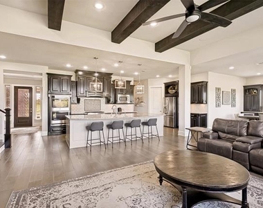 4550 Honeyvine Lane - Photo Thumbnail 10