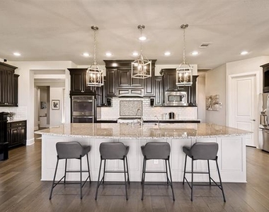 4550 Honeyvine Lane - Photo Thumbnail 17