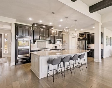 4550 Honeyvine Lane - Photo Thumbnail 16