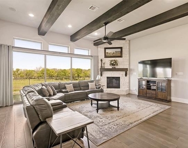 4550 Honeyvine Lane - Photo Thumbnail 9
