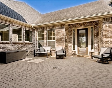4550 Honeyvine Lane - Photo Thumbnail 5