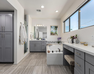 2740 E Roma Avenue - Photo Thumbnail 23