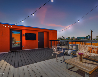2740 E Roma Avenue - Photo Thumbnail 38