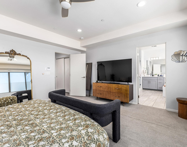 2740 E Roma Avenue - Photo Thumbnail 21