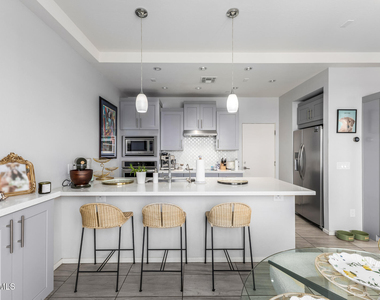 2740 E Roma Avenue - Photo Thumbnail 10