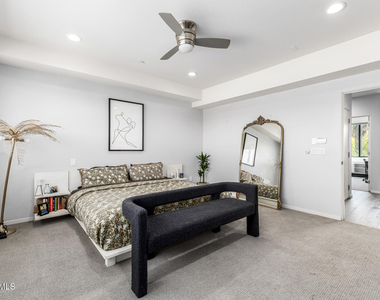 2740 E Roma Avenue - Photo Thumbnail 22