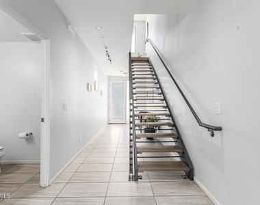 2740 E Roma Avenue - Photo Thumbnail 3