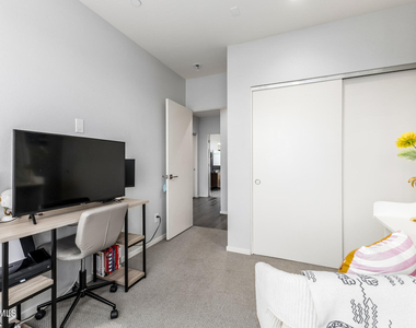 2740 E Roma Avenue - Photo Thumbnail 28