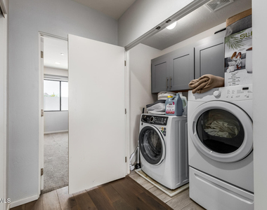 2740 E Roma Avenue - Photo Thumbnail 30