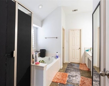 2324 Crestridge Drive - Photo Thumbnail 19