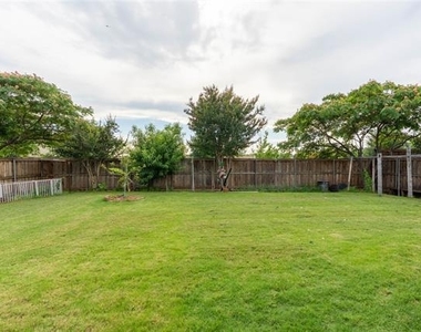 2324 Crestridge Drive - Photo Thumbnail 24
