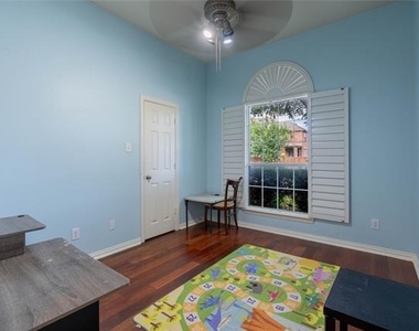 2324 Crestridge Drive - Photo Thumbnail 12