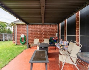 2324 Crestridge Drive - Photo Thumbnail 23