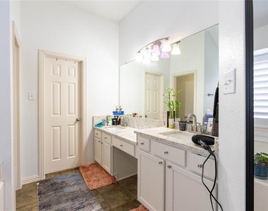 2324 Crestridge Drive - Photo Thumbnail 20