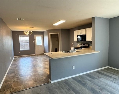 12616 Skeeter Drive - Photo Thumbnail 4