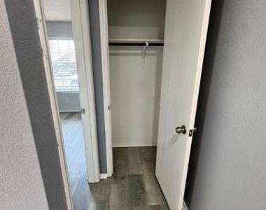 12616 Skeeter Drive - Photo Thumbnail 5
