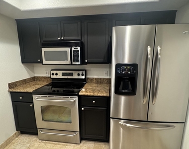 3235 E Camelback Road - Photo Thumbnail 11