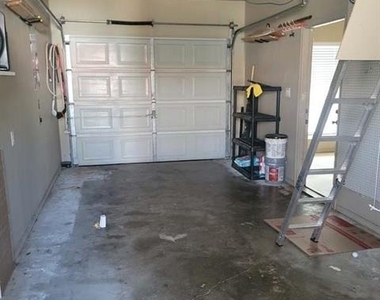710 W Waco Street - Photo Thumbnail 11